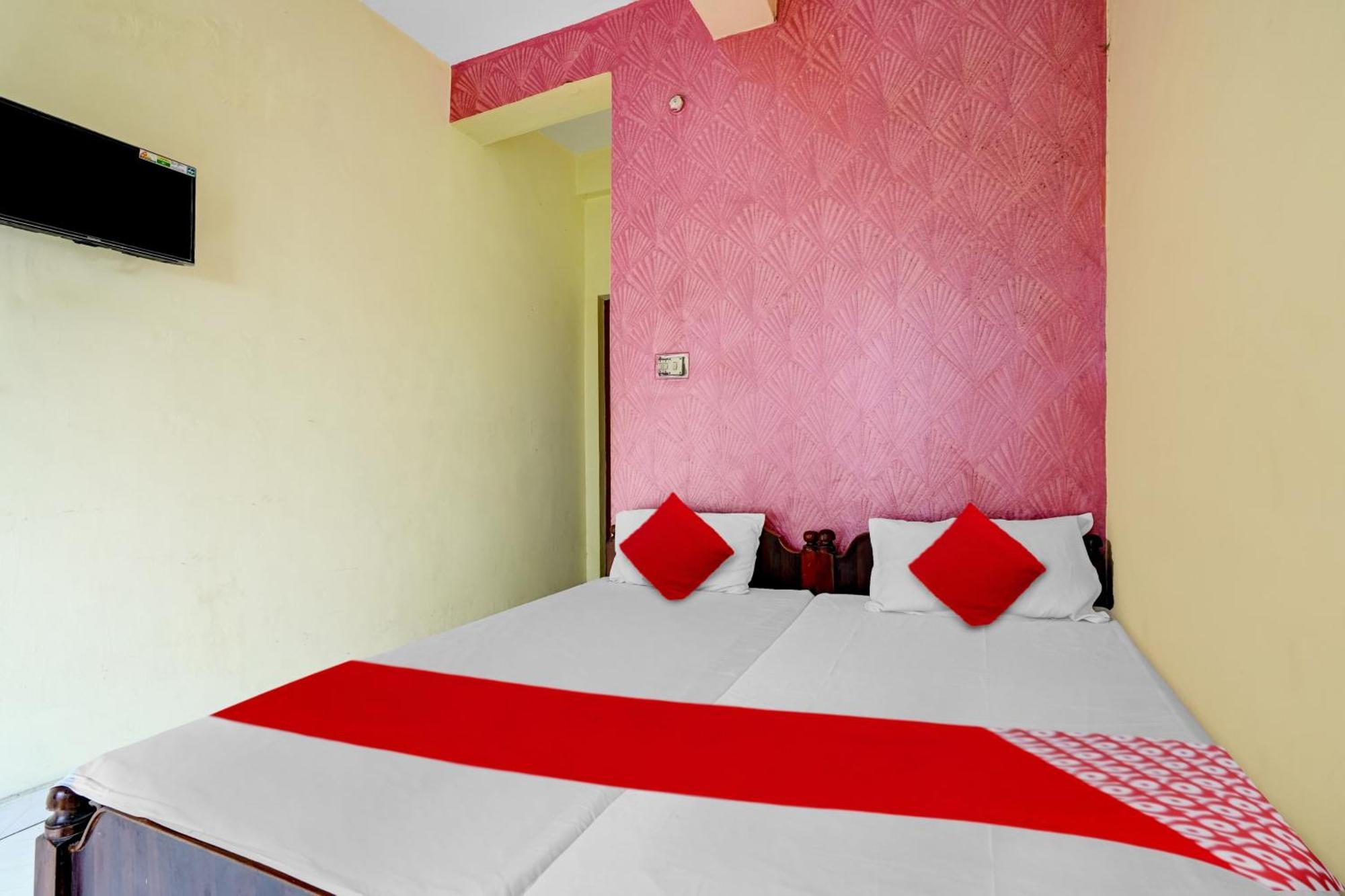 Oyo Royal Visakha Beach Guest House Visákhapatnam Kültér fotó