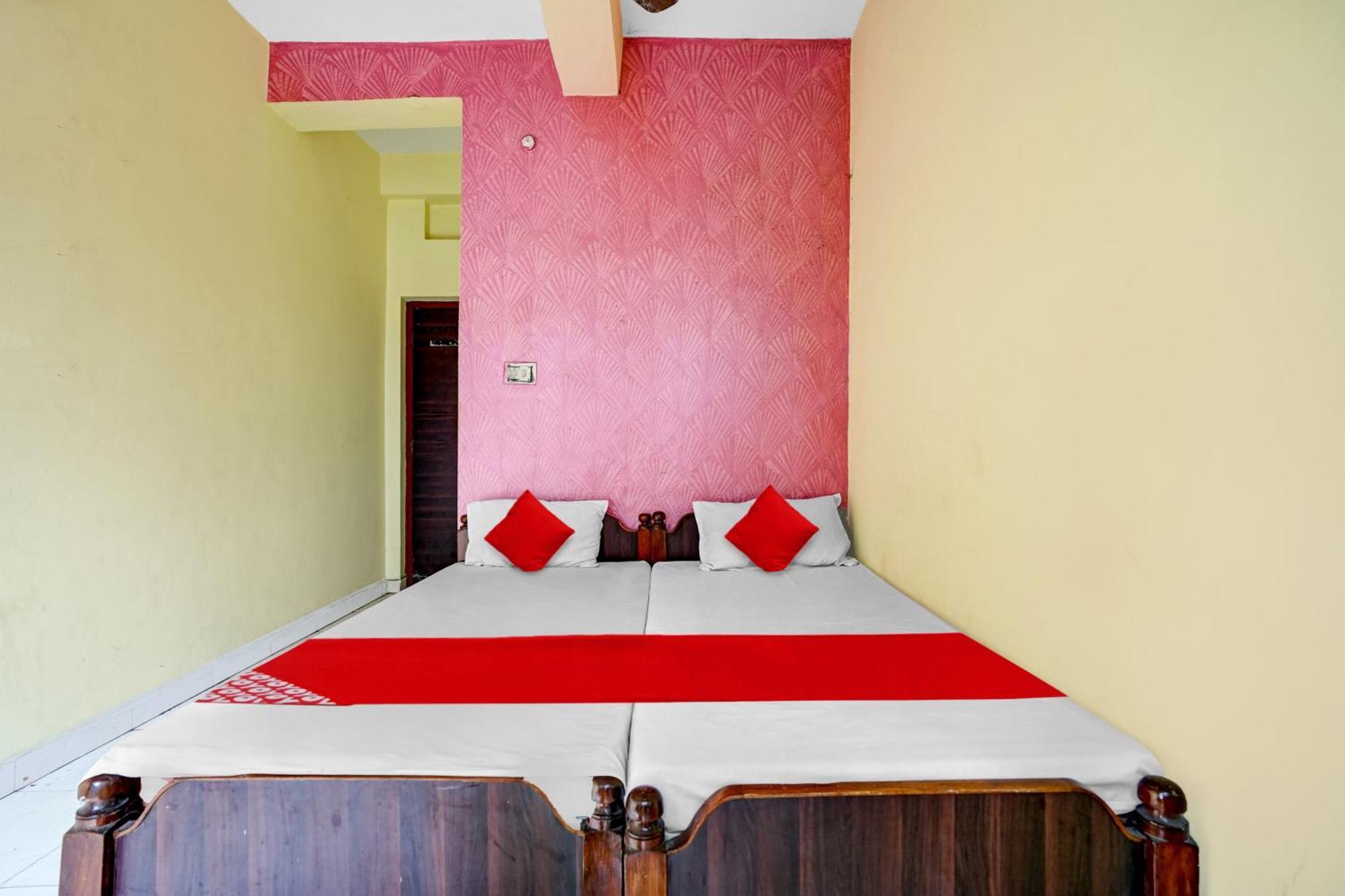 Oyo Royal Visakha Beach Guest House Visákhapatnam Kültér fotó